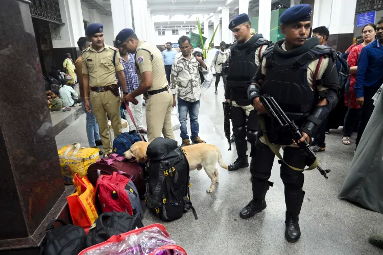  Bomb disposal squad checks premises of Chhatrapati Shivaji Maharaj Terminus (CSMT)