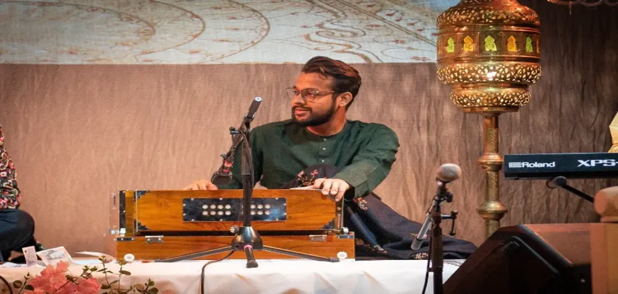 Mr. Harmonium, Sadakat Aman Khan