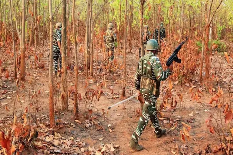 Personnel of ITBP in the jugles infested with naxals