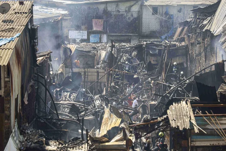 Fire at Mumbai business hub