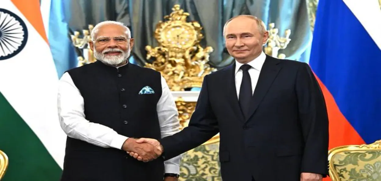 Prime Minister Narendra Modi with President Vladimir Putin in Moscow (File)