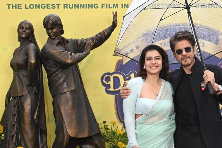Shah Rukh Khan and Kajol after unveiling the statue of DDLJ in London 