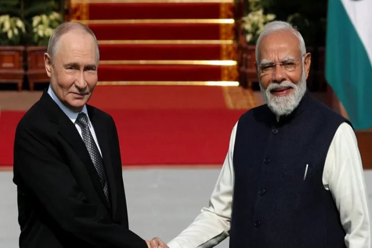 Prime Minister Narendra Modi with President Vladimir Putin at Hyderebad House