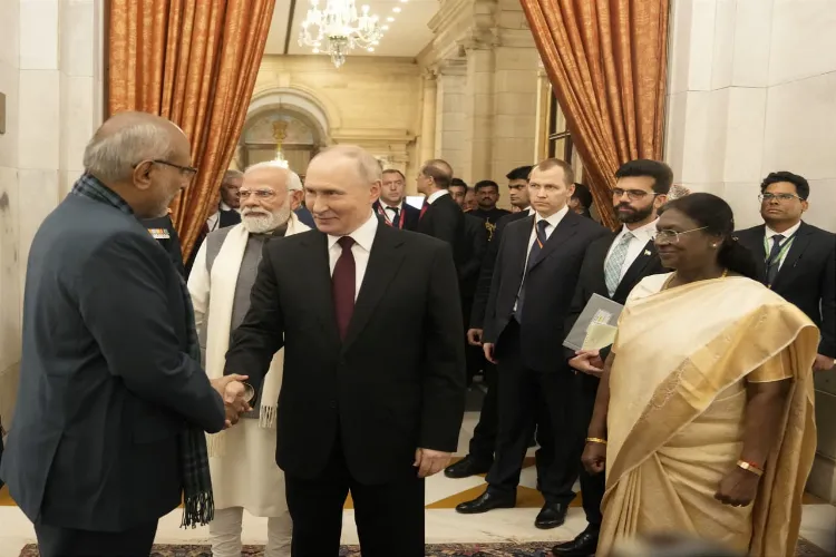 President Valdimir Putin meeting Vice President CP Radhakrishnan at the banquet hosted by President Droupadi Murmu