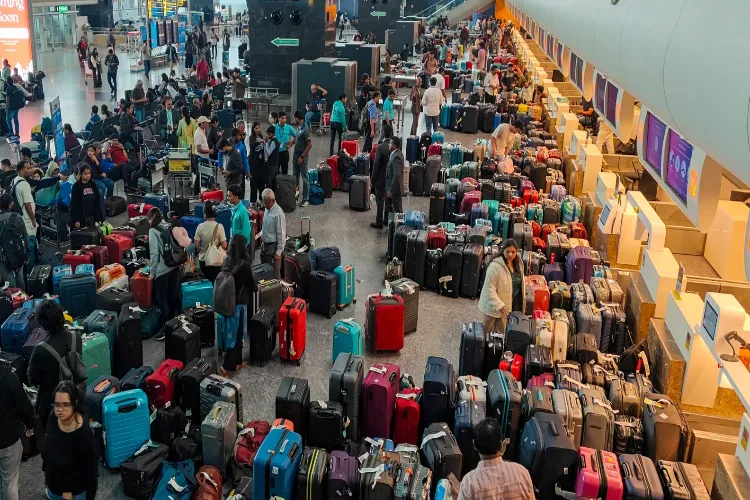 Chaos at Airport after flight cancellation