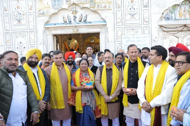 Delhi Chief Minister Rekha Gupta and her Cabinet ministers at Golden Temple