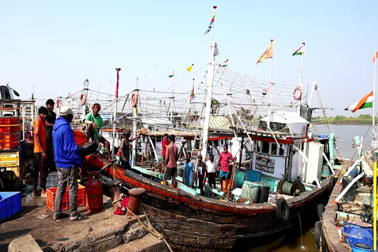 Gujarat unveils smart blue harbours for fisheries boost