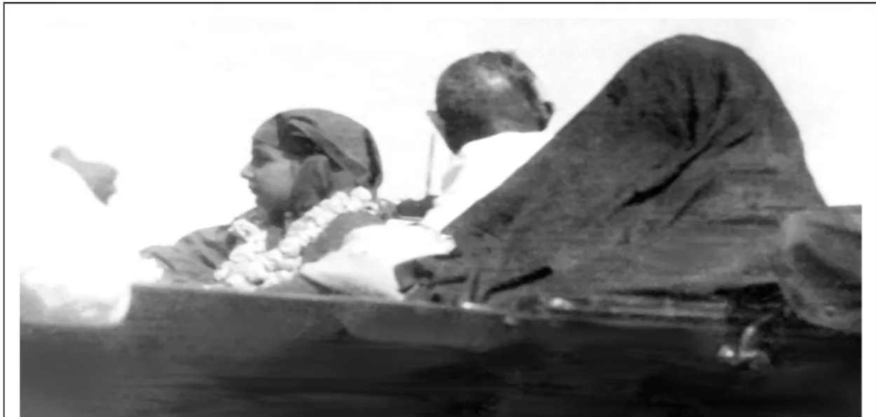 Mahatma Gandhi with Amjadi Begum at the Belgaum session of Congress