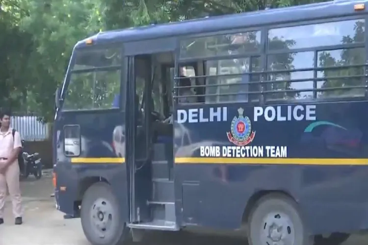 Delhi schools bomb threat