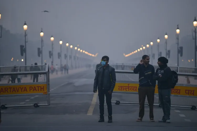 Delhi chokes under AQI 497