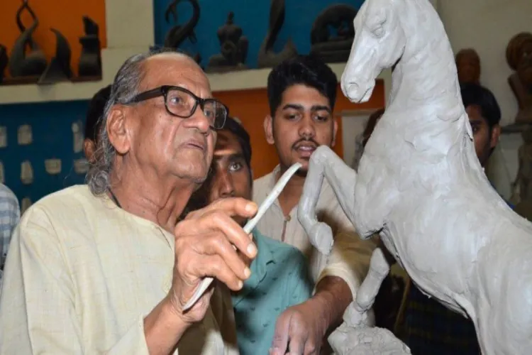 Eminent sculptor Ram Vanji Sutar