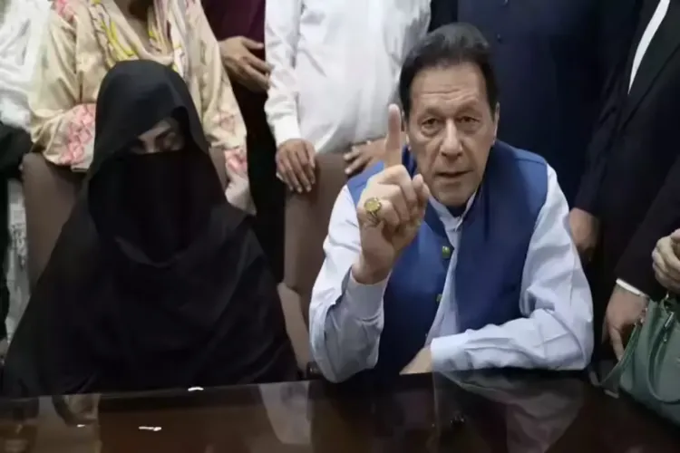 Ex- PAK PM Imran Khan with wife Bushra Bibi