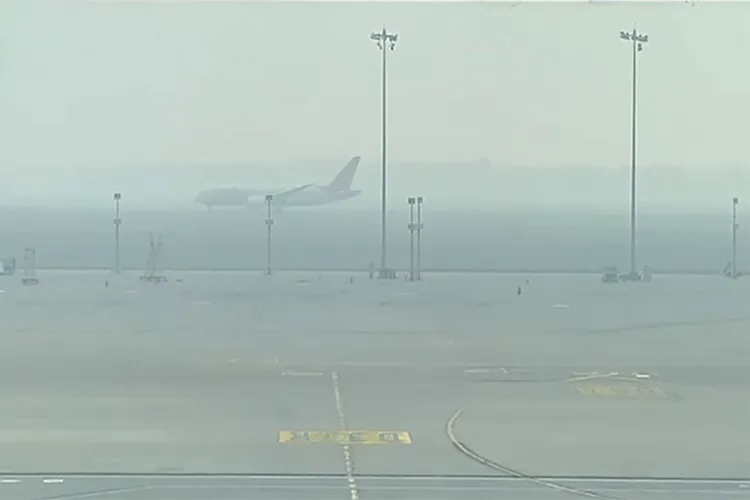 IndiGo issues travel advisory as fog disrupts flights