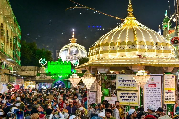 ents put up for pilgrims to stay during the 814th annual Urs of Sufi saint Khwaja Moinuddin Chishti, at Kayad Vishram Sthali, in Ajmer, Rajasthan