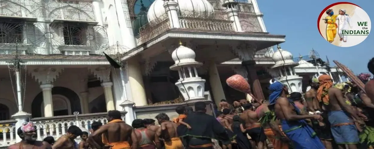 Pilgrims on way to Ayyappa shrine in Sabrimala  at Vavar mosque, Erumeli, Kerala