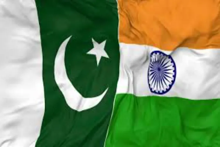 Flags of Pakistan and India