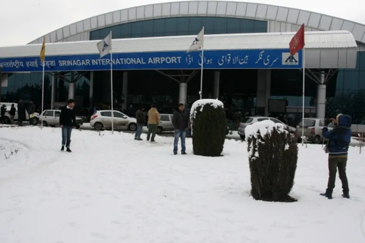Srinagar airport under blanket of snow