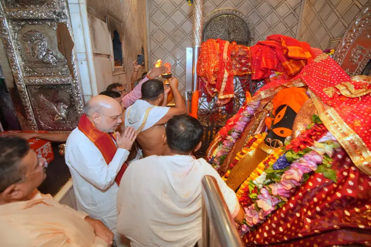 Union Home Minister Amit Shah paid his obeisance at the Thanthania Kali Temple in central Kolkata 