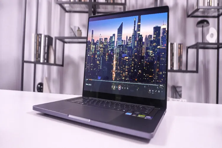 Samsung Galaxy Book6 Ultra, is powered by a six-speaker system with Dolby Atmos and force-cancelling woofers to deliver more immersive sound for media playback and calls