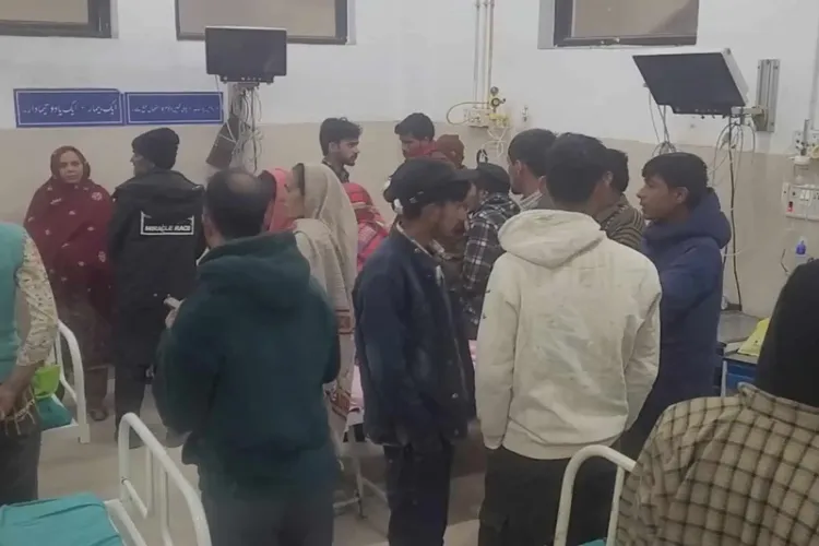 J&K: 10 people injured in a mini bus accident in Chatroo