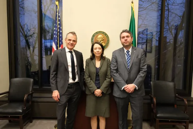 Ambassadors of Greenland and Denmark with US Senator Cantwell