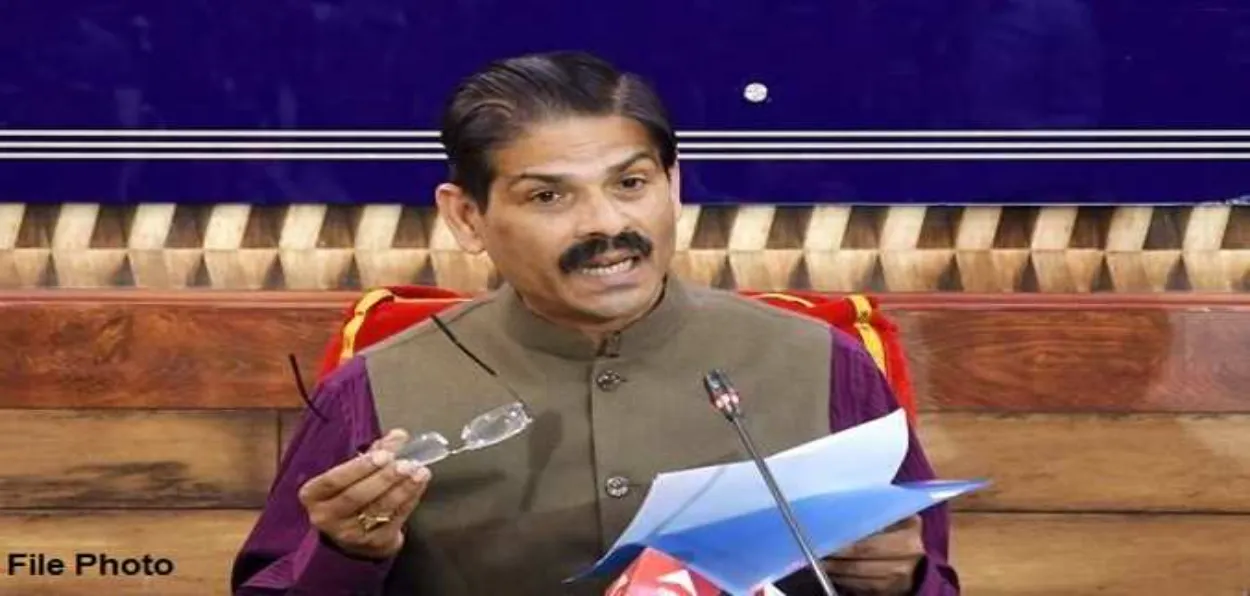 J&K DGP R R Swain (Extreme right) interacting with public in his office 