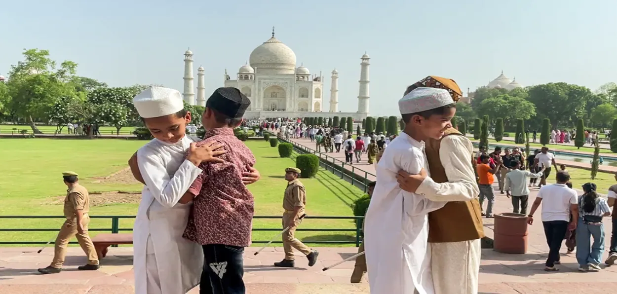 Children hugging each other on Eid