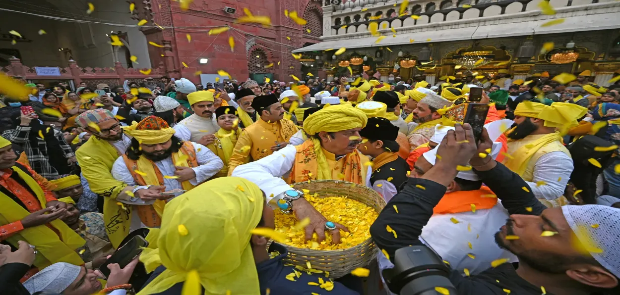 Basant Panchmi being celebrated at the Nizamuddin Auliya's Dargah in Delhi