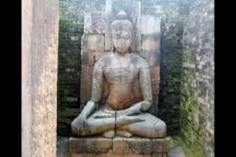 Buddha statue