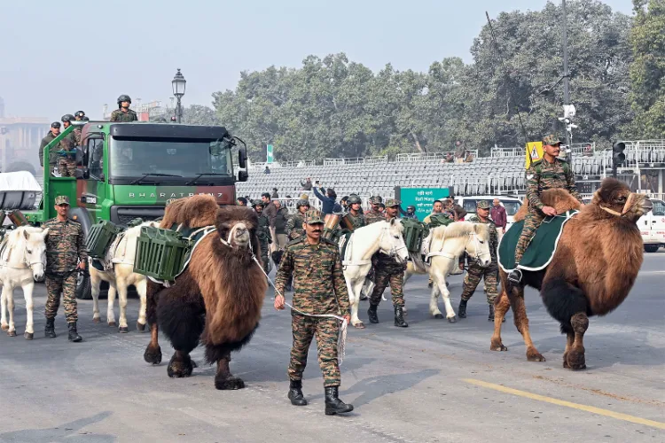 77th R-Day: Army’s bond with camels, ponies, raptors and dogs on display