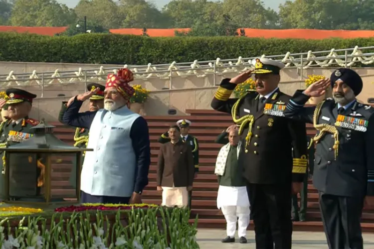PM Modi salutes bravehearts at National War Memorial