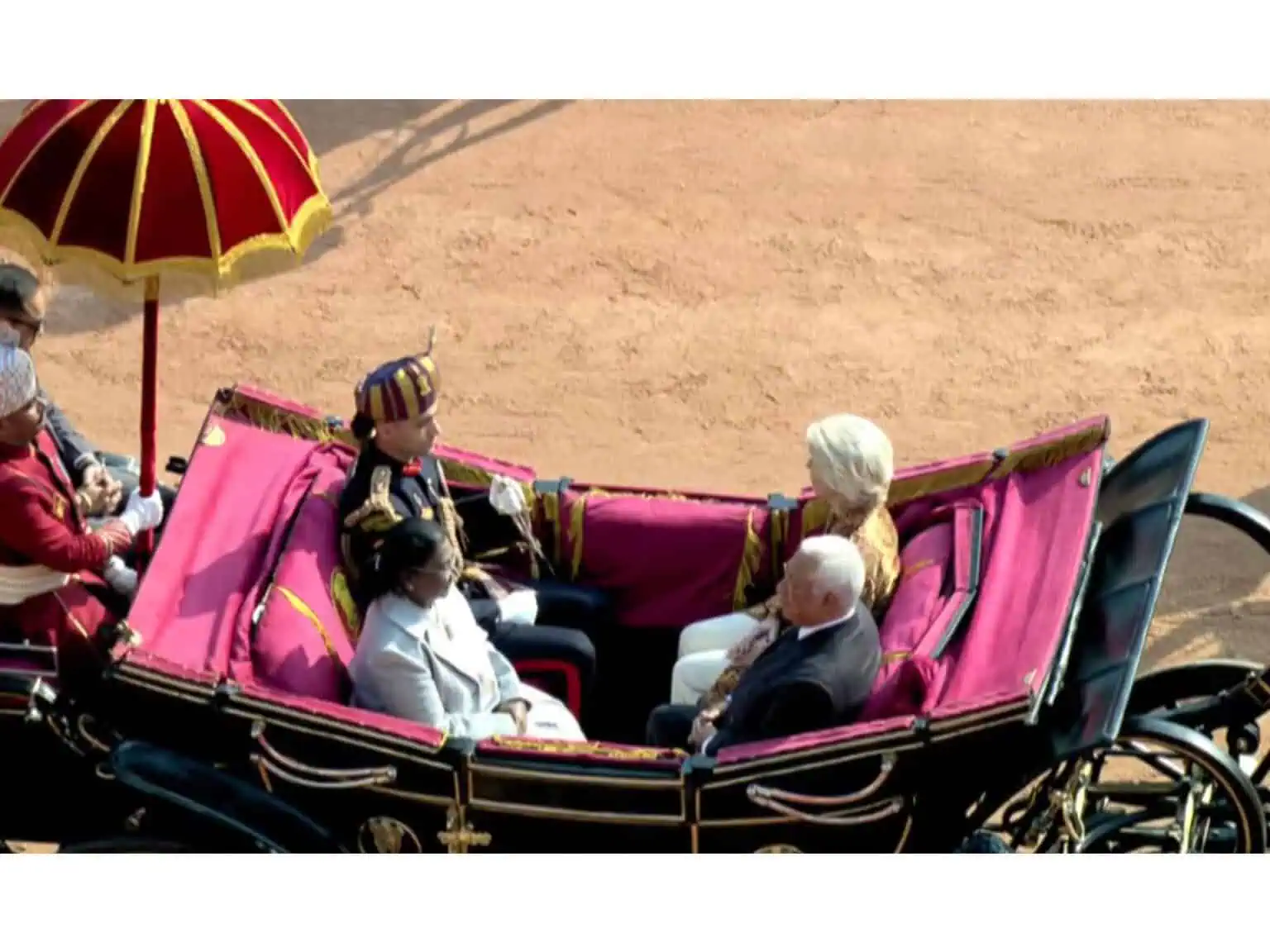 President Droupadi Murmu arrives at Kartavya Path in ceremonial buggy