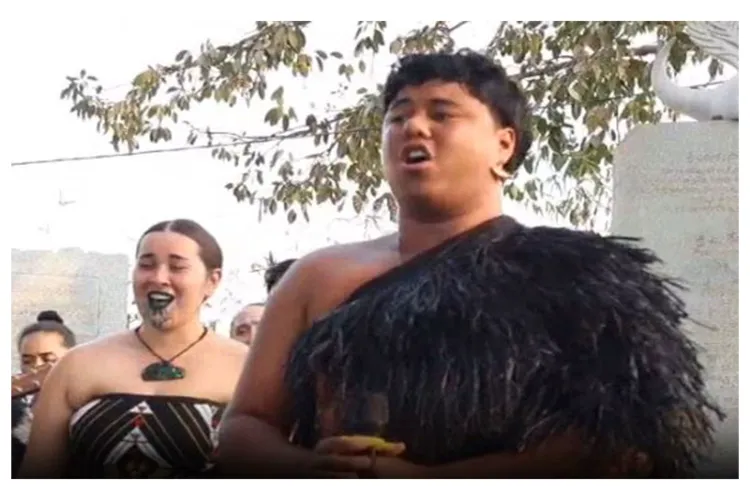 New Zealand Māori delegation performs Haka at Medaram shrine