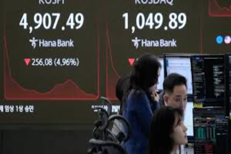 Asian shares rise as weak US retail data hits Wall Street