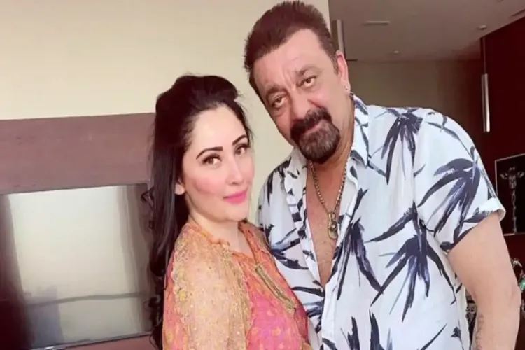 Sanjay Dutt with wife Maanayata Dutt