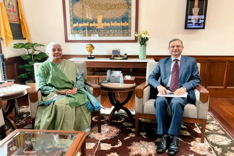 Nirmala Sitharaman, Union Minister for Finance and Corporate Affairs with Sanjay Malhotra, RBI Governor 