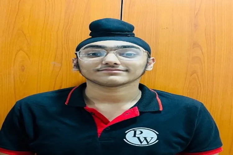 Amiteshwar Singh, a student of PhysicsWallah (PW)