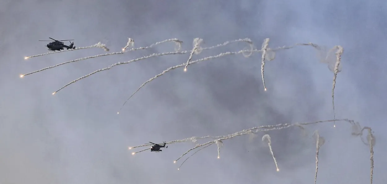 Indian Air Force ALH MK-IV helicopter during rehearsals for Exercise Vayushakti-26 at Chandan Field Firing Range in Jaisalmer