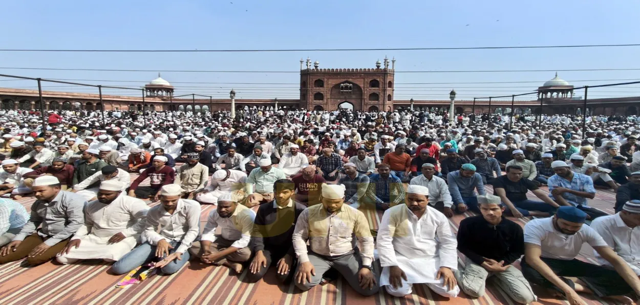 Muslims praying in Jama Masjid, Delhi