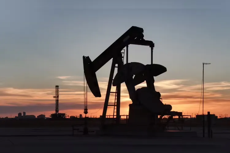 UBS flags risks for Indian OMCs as crude prices swing