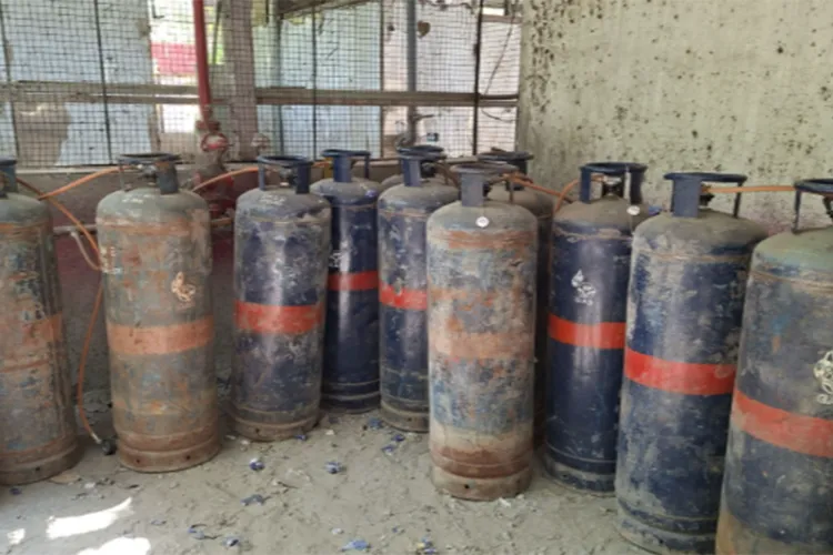Commercial LPG cylinders 