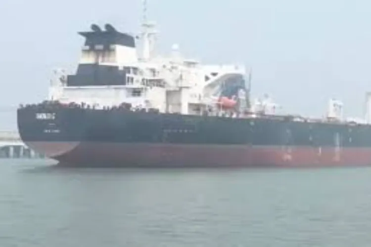  Liberia-flagged tanker Shenlong Suezmax 