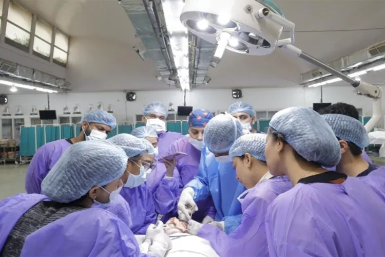 Doctors performing transplant surgery