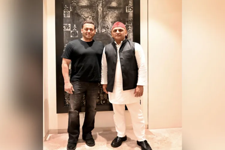 Salman Khan with Akhilesh Yadav 