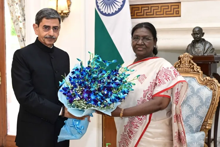 WB Governor Ravi calls on President Murmu