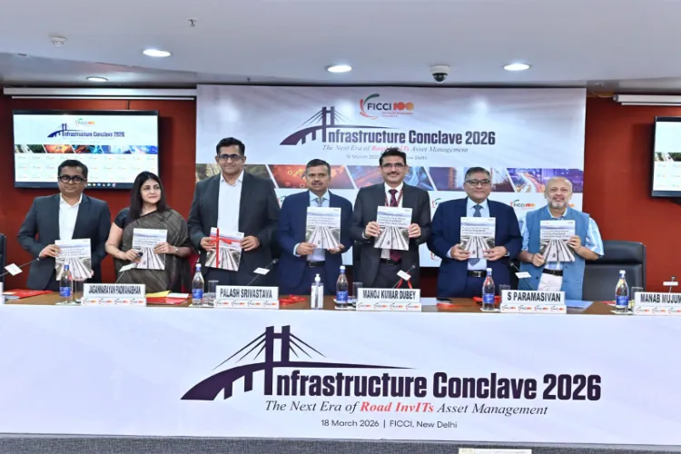 FICCI - Crisil Knowledge Report on Road INvits