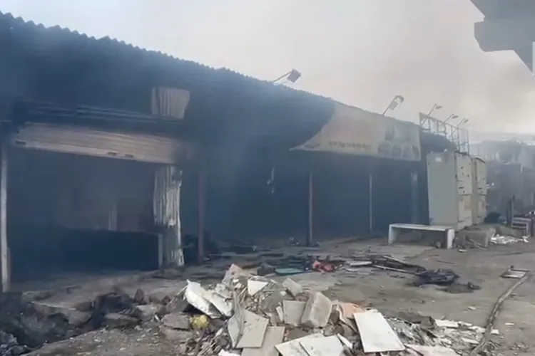 Fire breaks out at furniture market in Bhiwandi