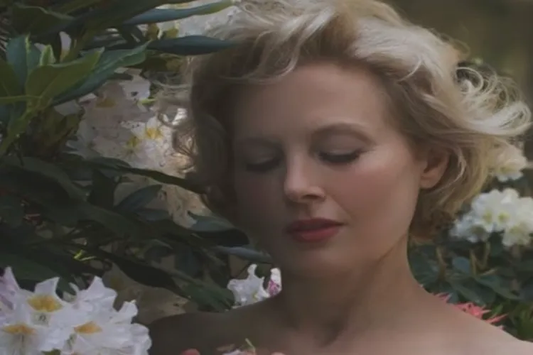 Canadian actor Carrie Anne Fleming