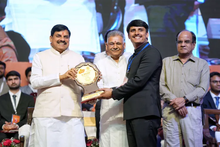 MP CM Mohan Yadav is felicitating the candidate