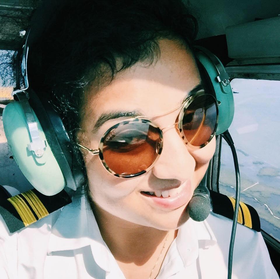 https://www.awazthevoice.in/upload/news/1774432980Hana_Mohsin_Khan_in_the_cockpit.jpeg